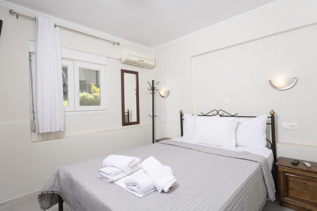 Katerina Apartments Pefkochori Exterior photo