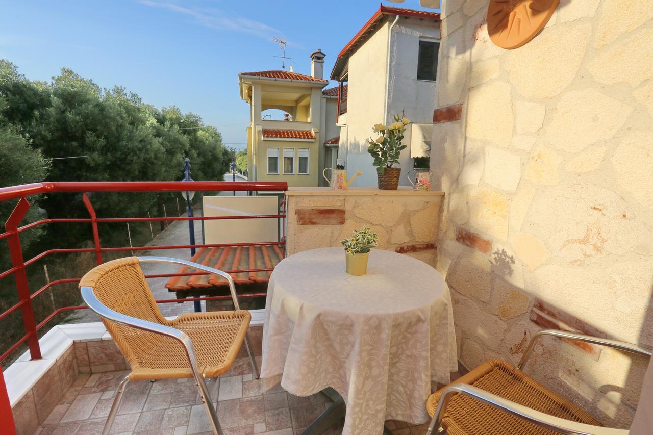 Katerina Apartments Pefkochori Exterior photo